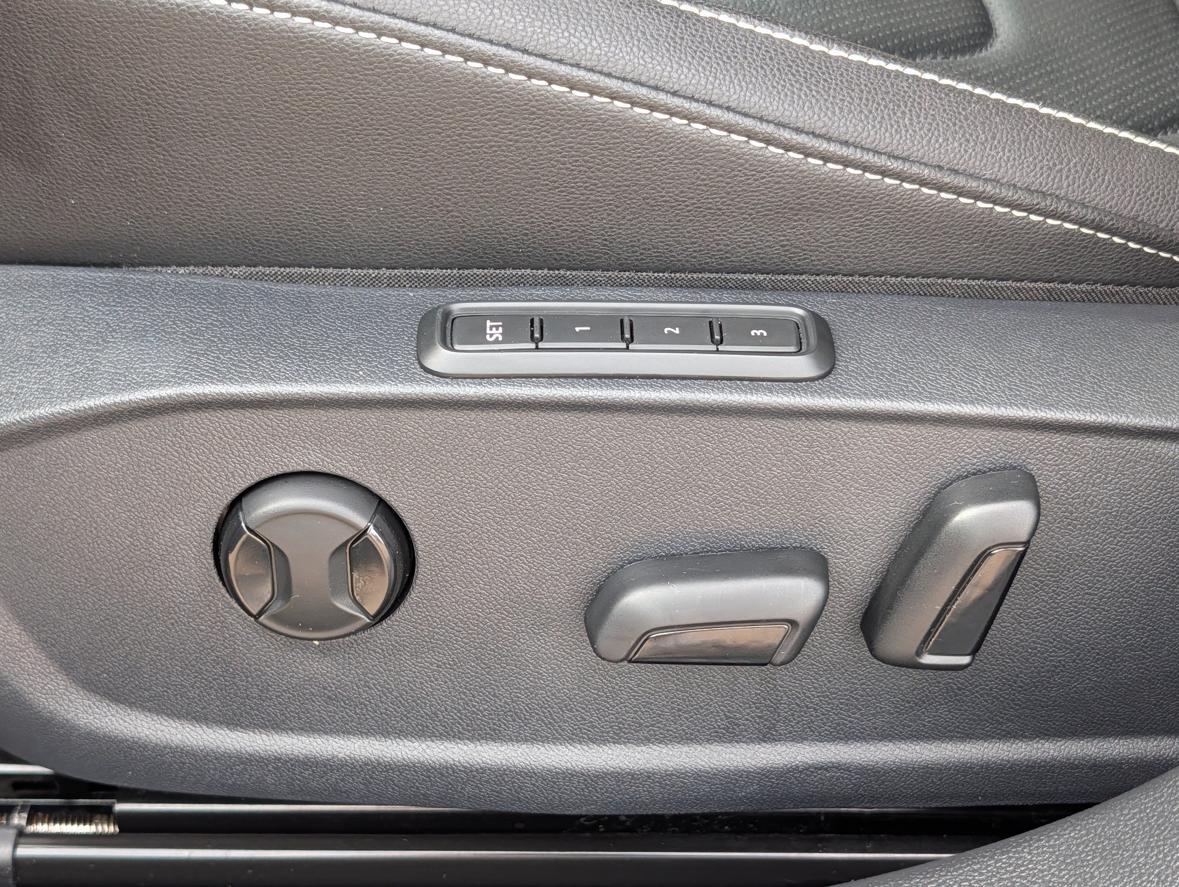 Certified 2024 Volkswagen Jetta SEL FWD image 20