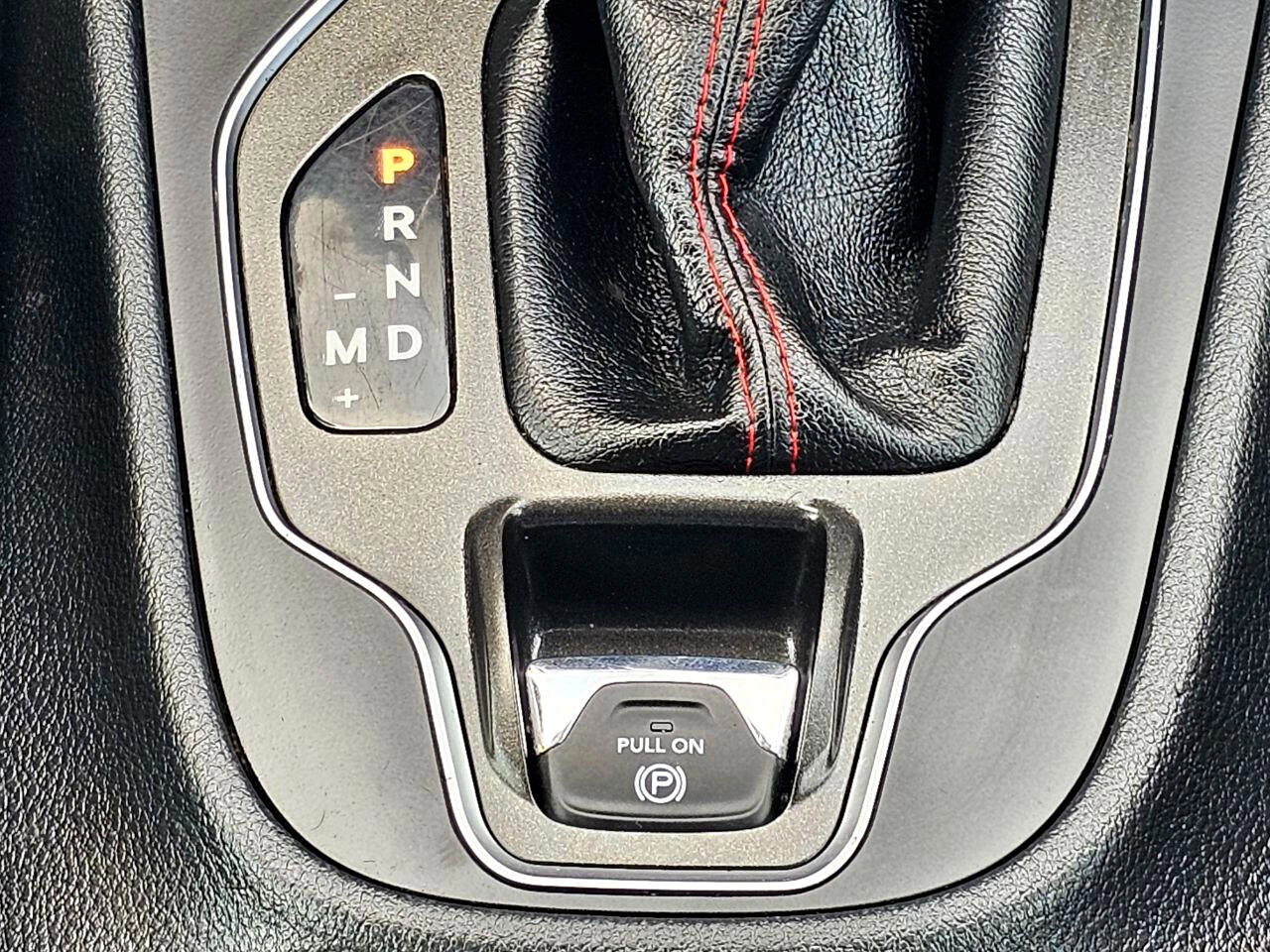 Used 2019 Jeep Cherokee Trailhawk w/ Cold Weather Group image 26