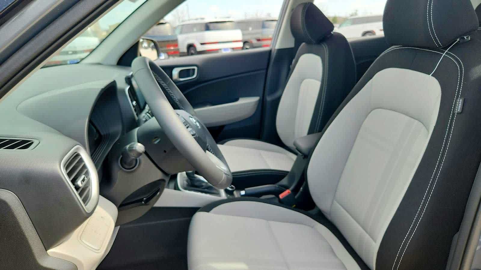 New 2026 Hyundai Venue SEL FWD image 8