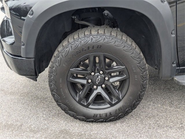 Used 2024 Chevrolet Silverado 1500 Custom Trail Boss w/ LPO, Dark Essentials Package image 7