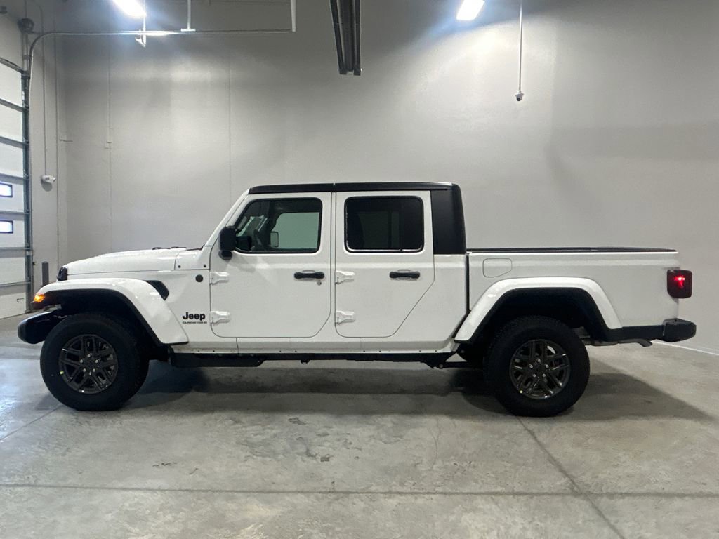 New 2026 Jeep Gladiator Sport image 9