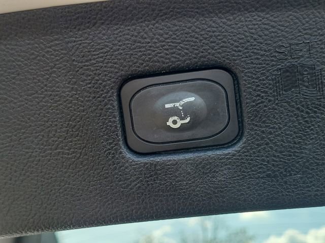 Certified 2023 Ford Edge SEL w/ Convenience Package AWD/4WD image 9