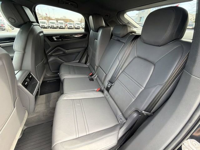 Used 2020 Porsche Cayenne S image 25