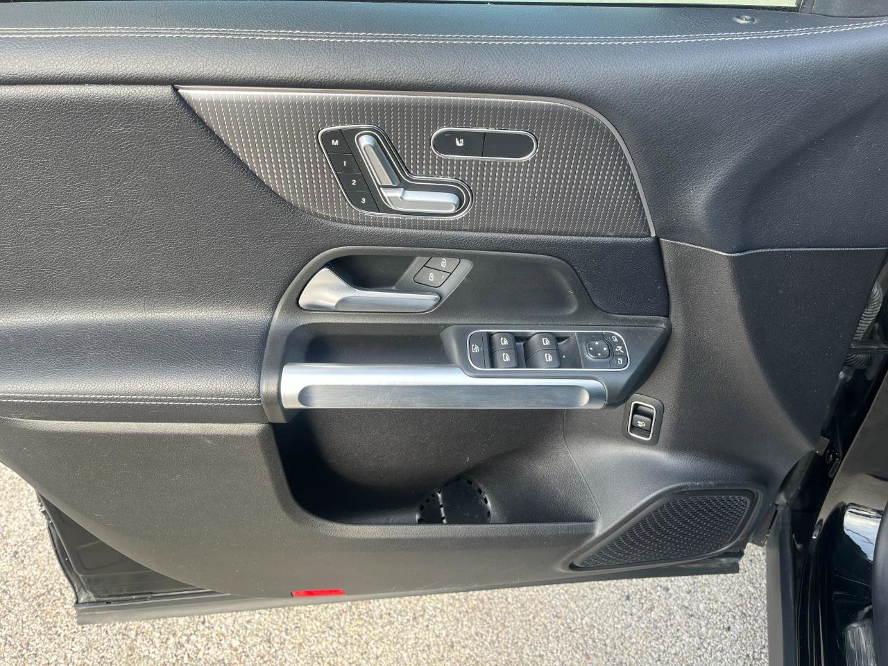 Used 2020 Mercedes-Benz GLB 250 GLB 250 4MATIC w/ Premium Package image 21