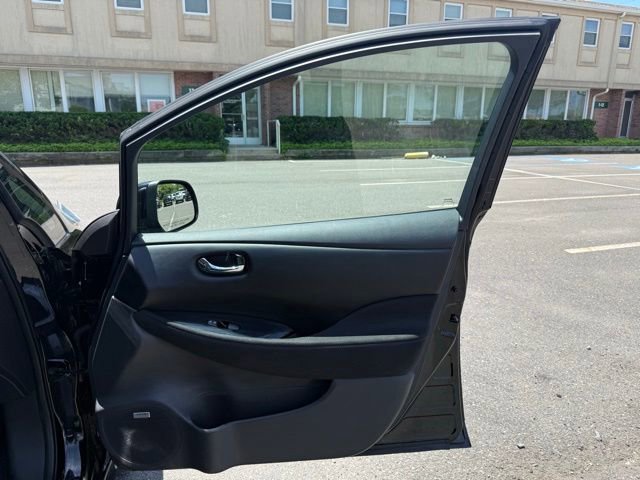 Used 2016 Nissan Leaf SV w/ Premium Package FWD image 32