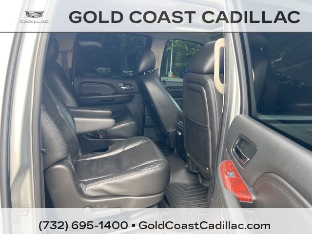 Used 2011 Cadillac Escalade ESV Luxury AWD/4WD image 8