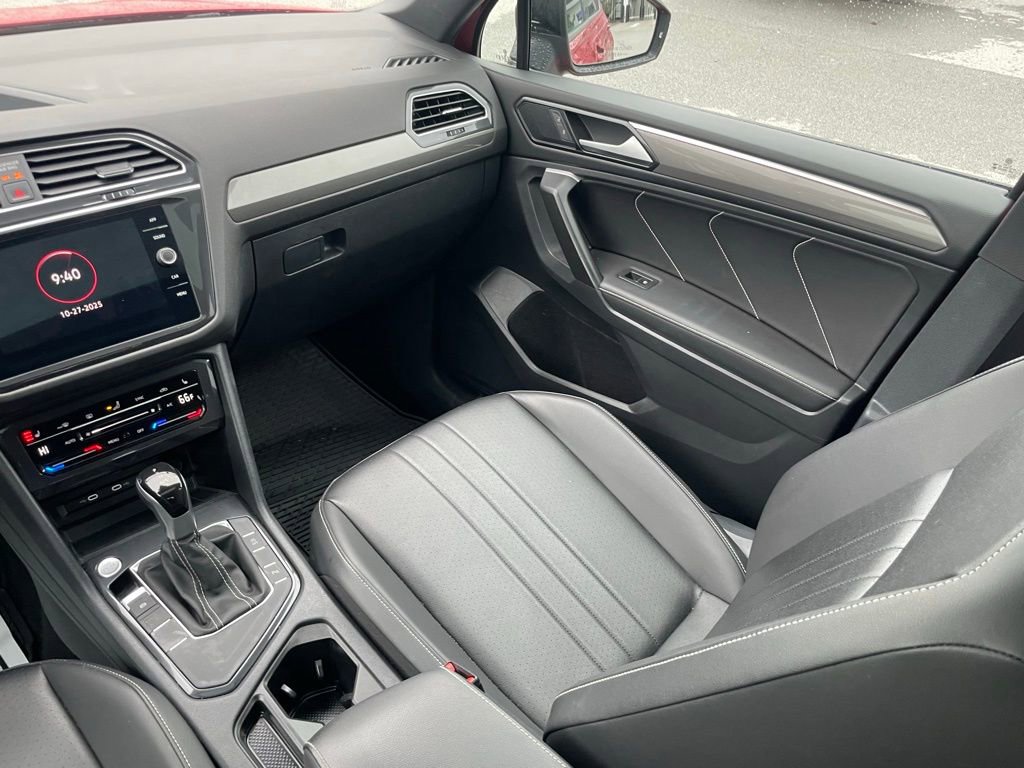 Used 2024 Volkswagen Tiguan SE R-Line image 25