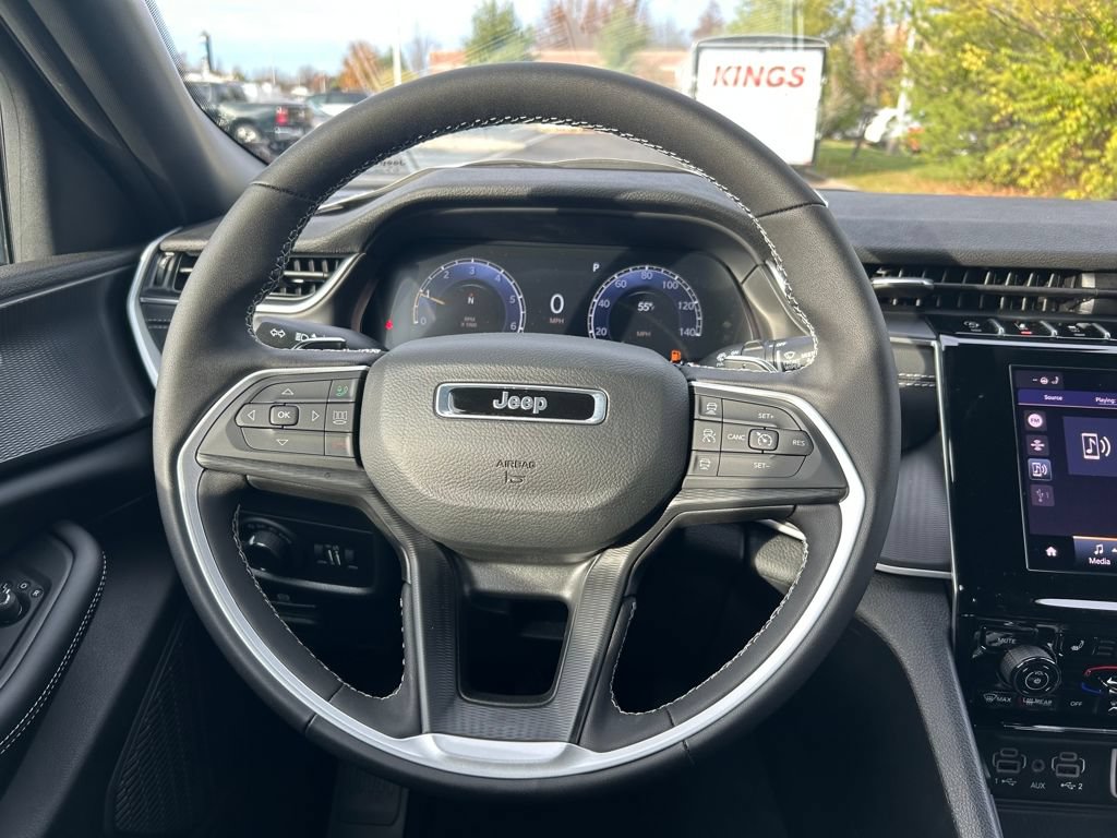 New 2025 Jeep Grand Cherokee Altitude AWD/4WD image 10
