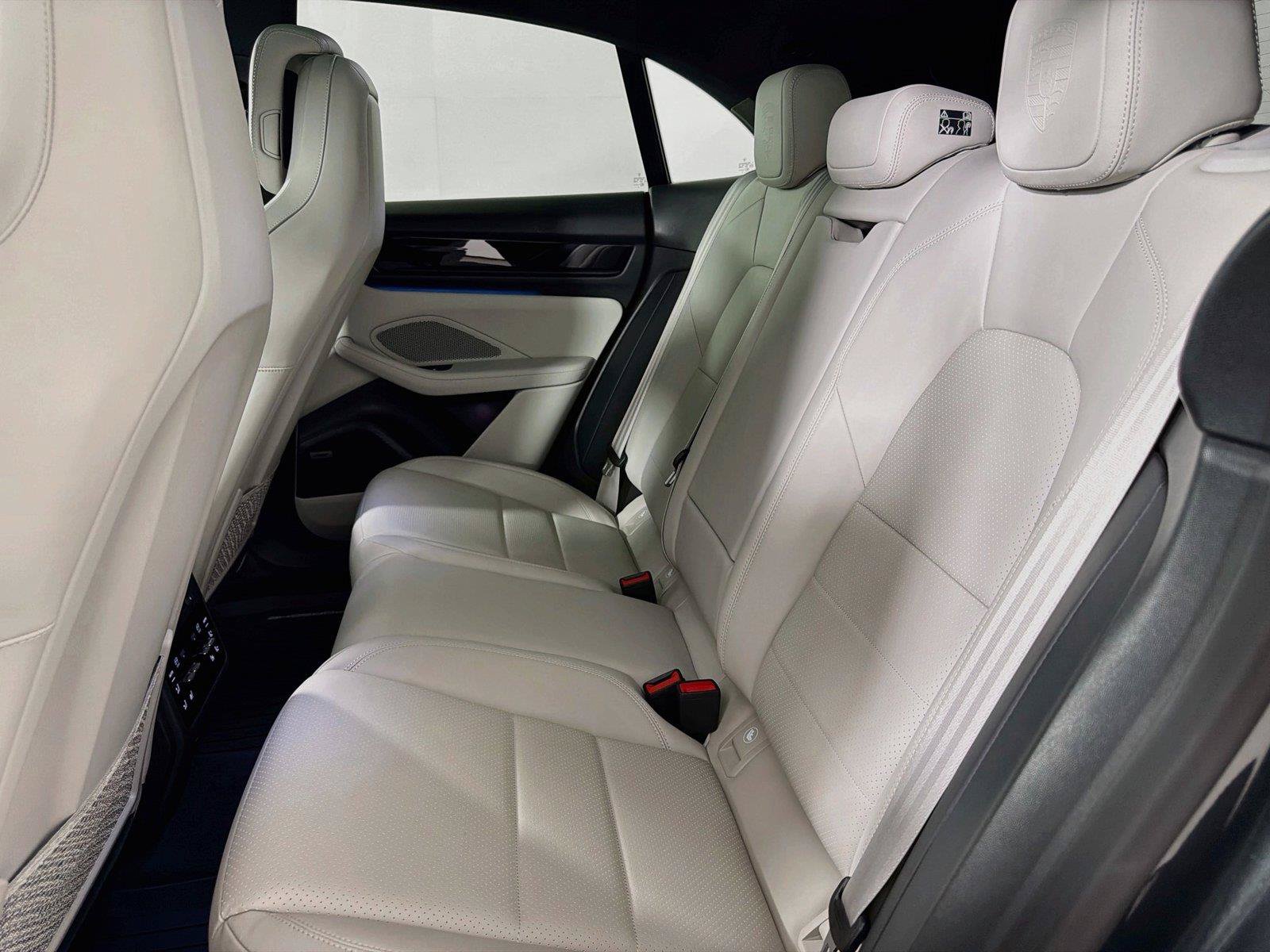 Certified 2026 Porsche Macan Electric RWD image 26