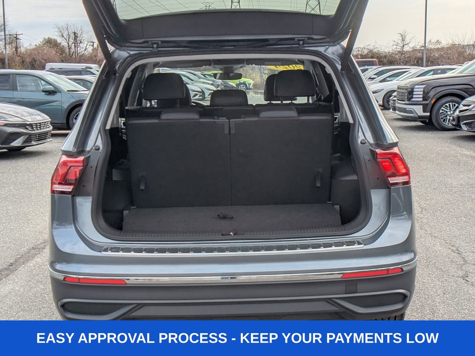 Used 2024 Volkswagen Tiguan Wolfsburg Edition image 6