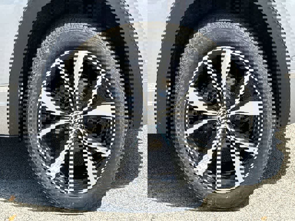 New 2026 Volkswagen Atlas Cross Sport SEL Premium R-Line image 11