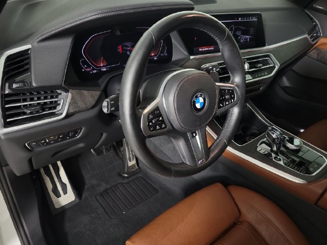 Used 2021 BMW X5 xDrive40i w/ M Sport Package AWD/4WD image 23