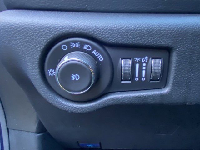 Used 2024 Chrysler Pacifica Limited w/ S Appearance Package image 14