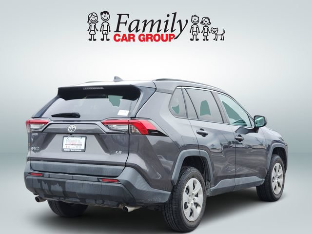 Used 2019 Toyota RAV4 LE FWD image 4