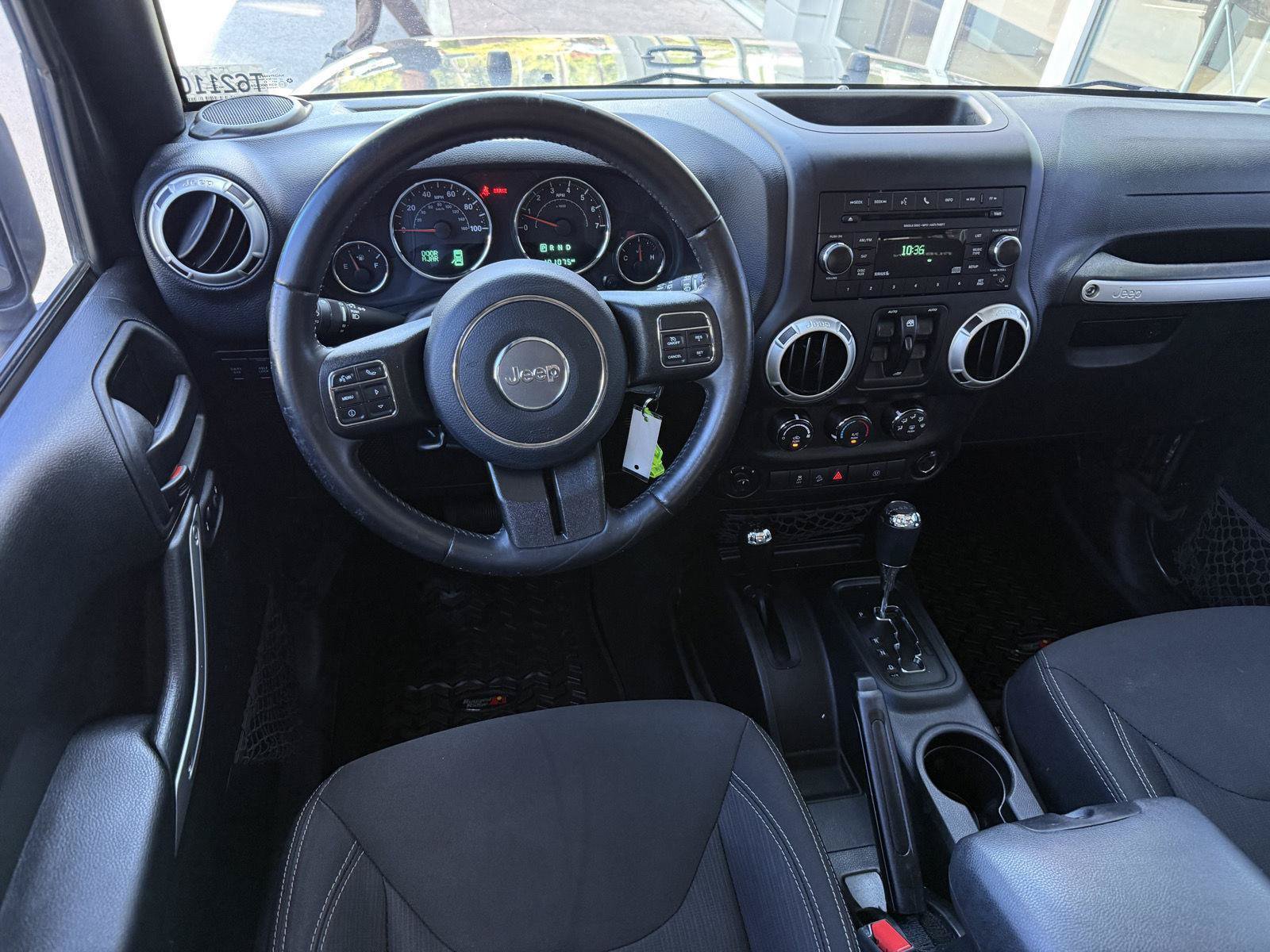 Used 2018 Jeep Wrangler Unlimited Rubicon w/ Connectivity Group AWD/4WD image 15