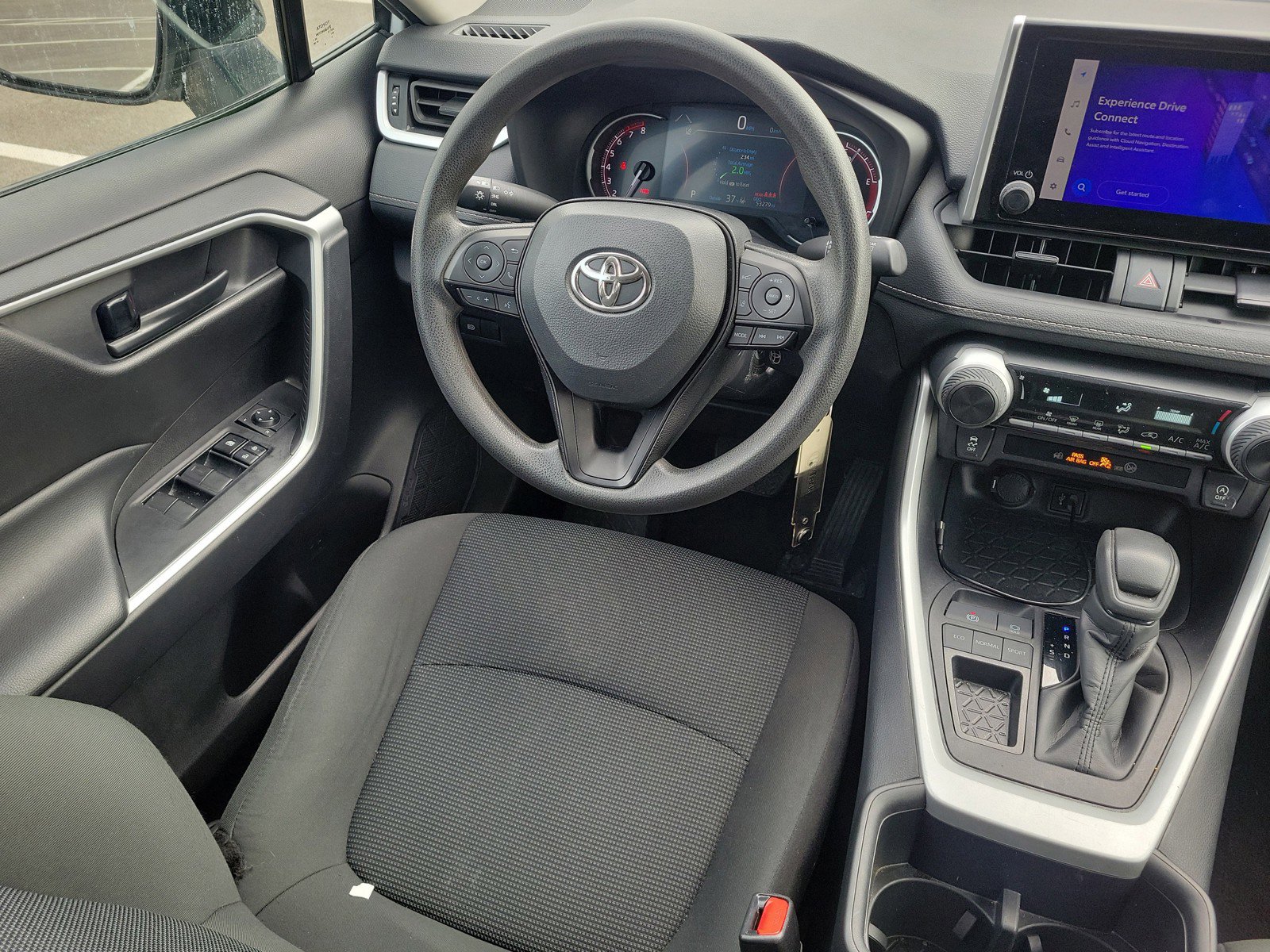 Used 2024 Toyota RAV4 LE FWD image 13