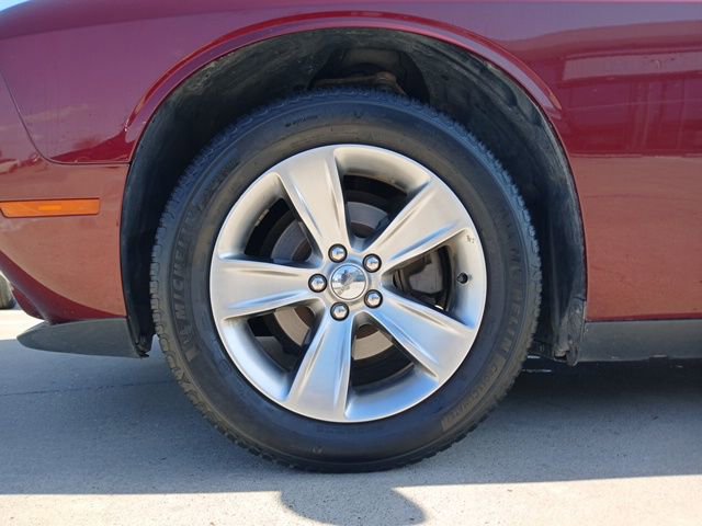 Used 2020 Dodge Challenger SXT image 5