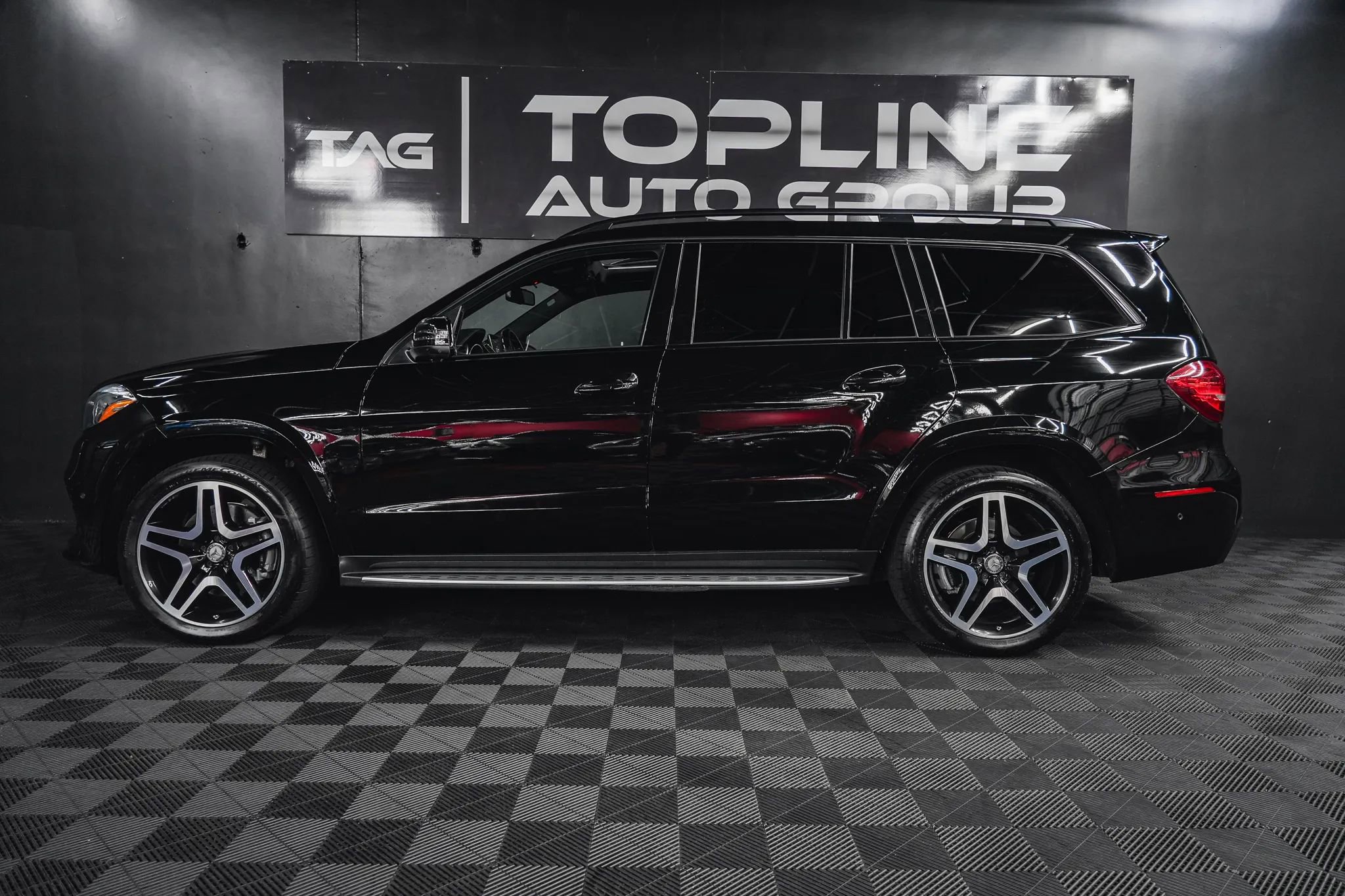 Used 2017 Mercedes-Benz GLS 550 GLS 550 Sport Utility 4D image 27