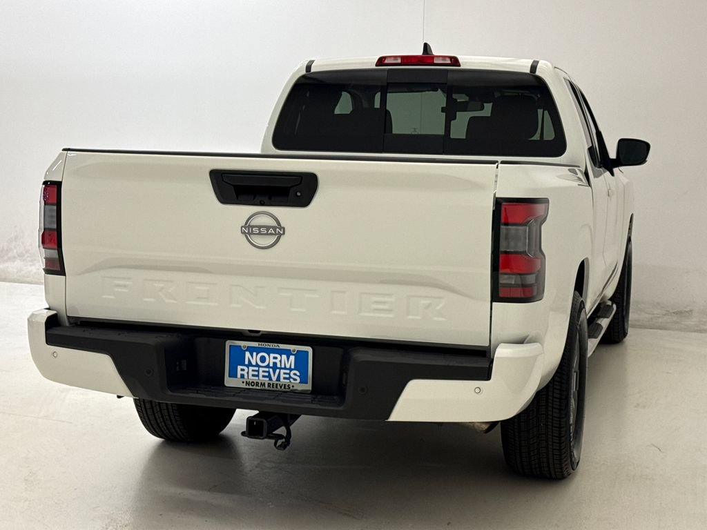 Used 2025 Nissan Frontier SV RWD image 9