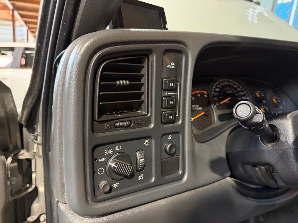 Used 2003 Chevrolet Silverado 2500 LS AWD/4WD image 12
