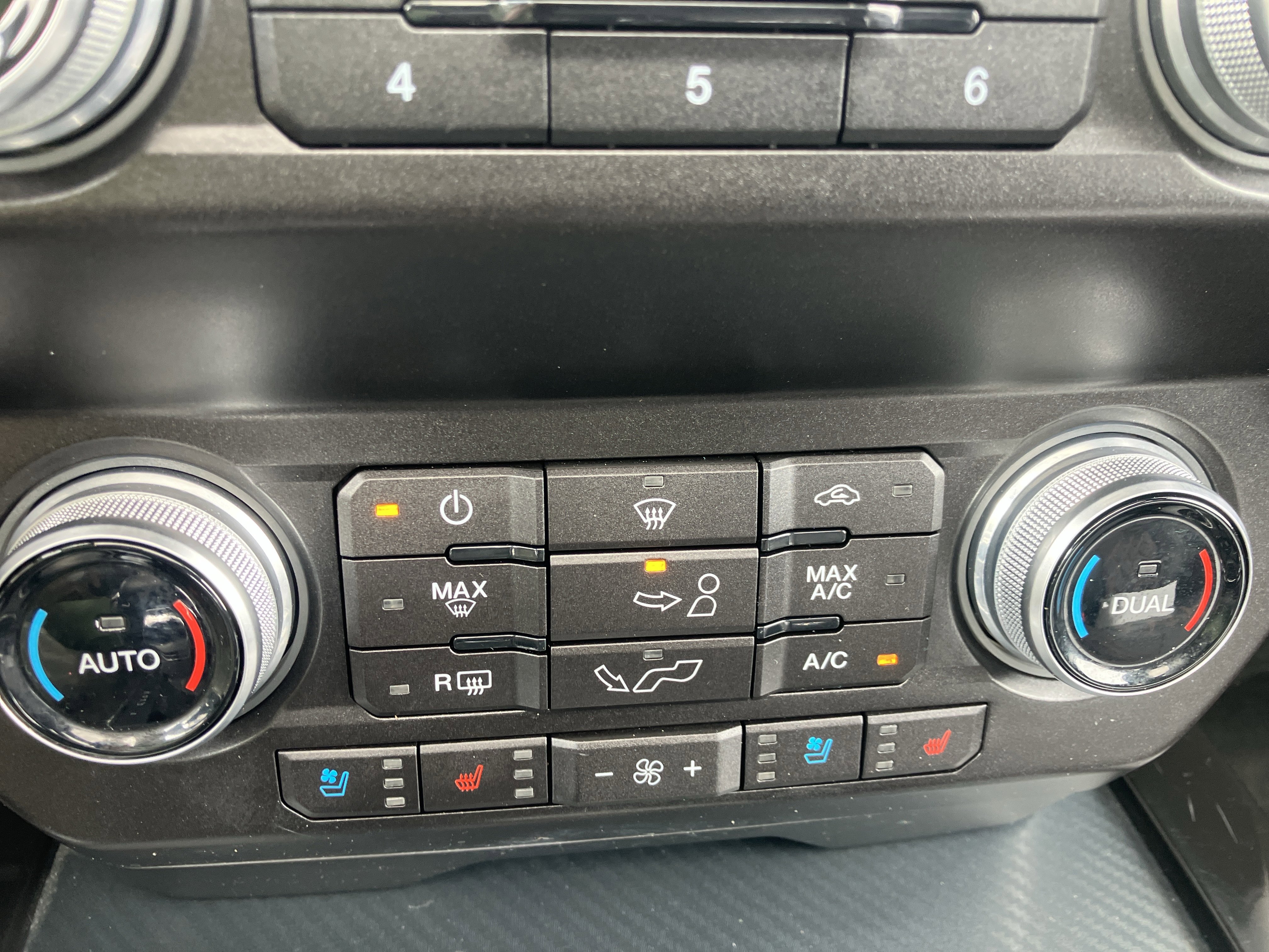 Used 2019 Ford F150 Lariat w/ Equipment Group 502A Luxury AWD/4WD image 28