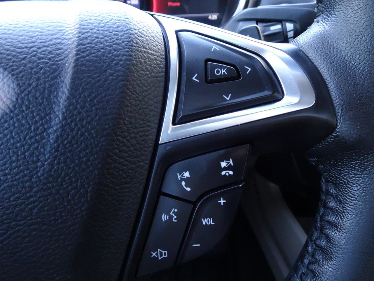 Used 2019 Ford Fusion SEL image 18