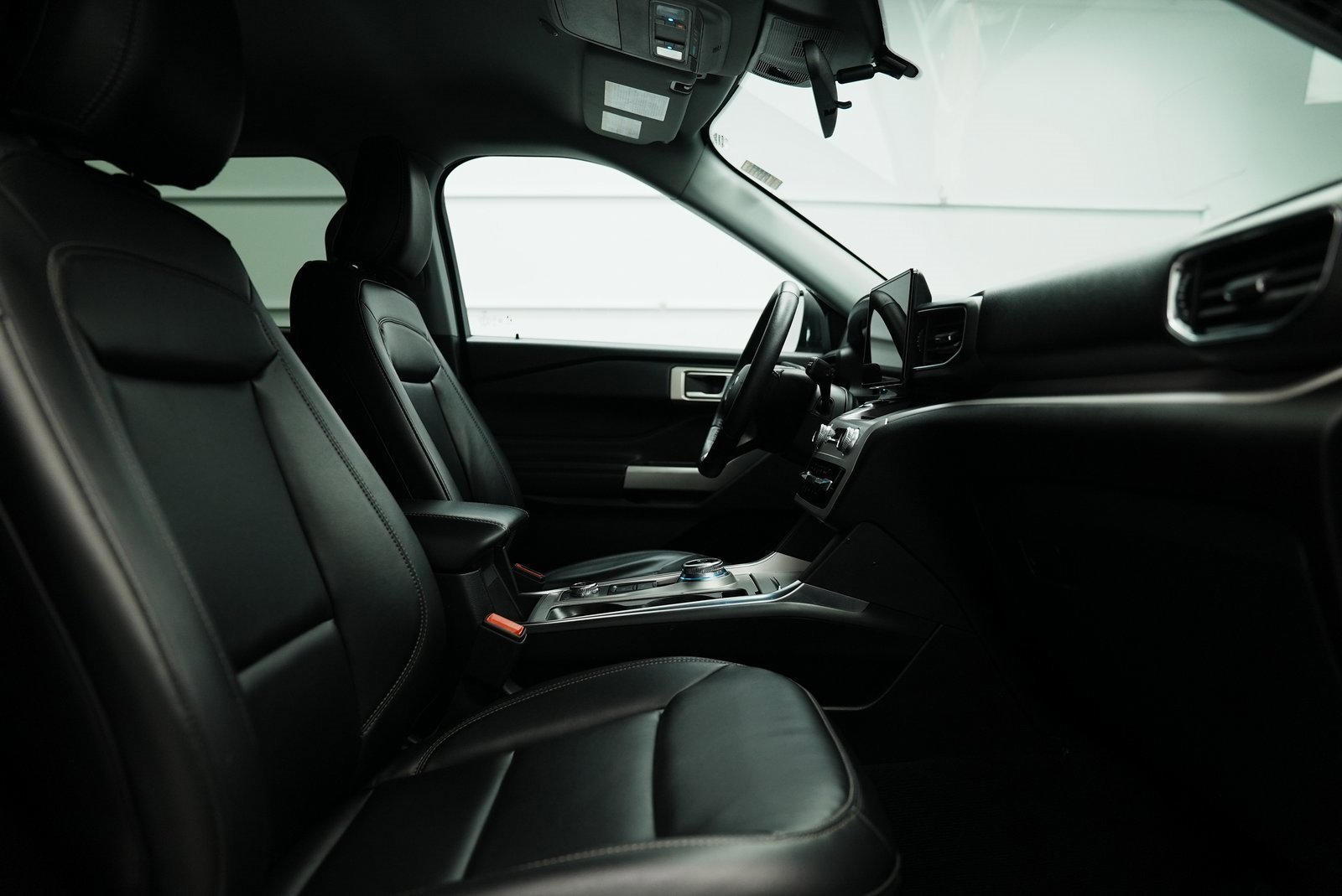 Used 2023 Ford Explorer XLT w/ Equipment Group 202A image 22