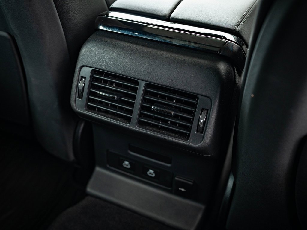 Used 2024 Land Rover Range Rover Velar Dynamic SE image 36