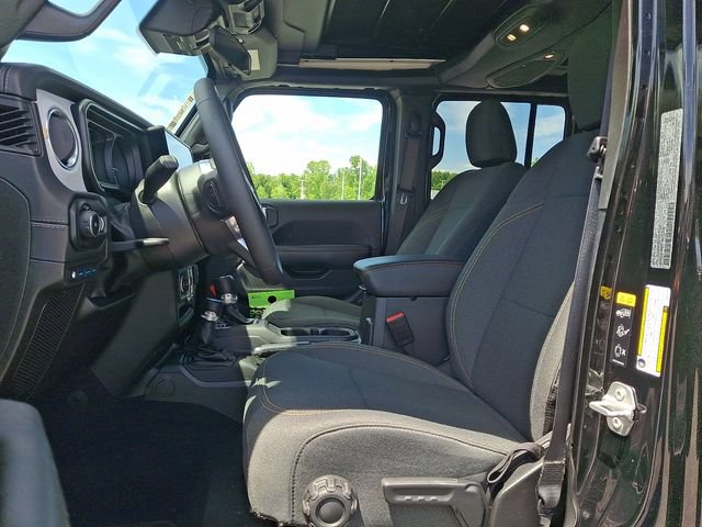 Used 2025 Jeep Wrangler Unlimited Sahara w/ Safety Group AWD/4WD image 13