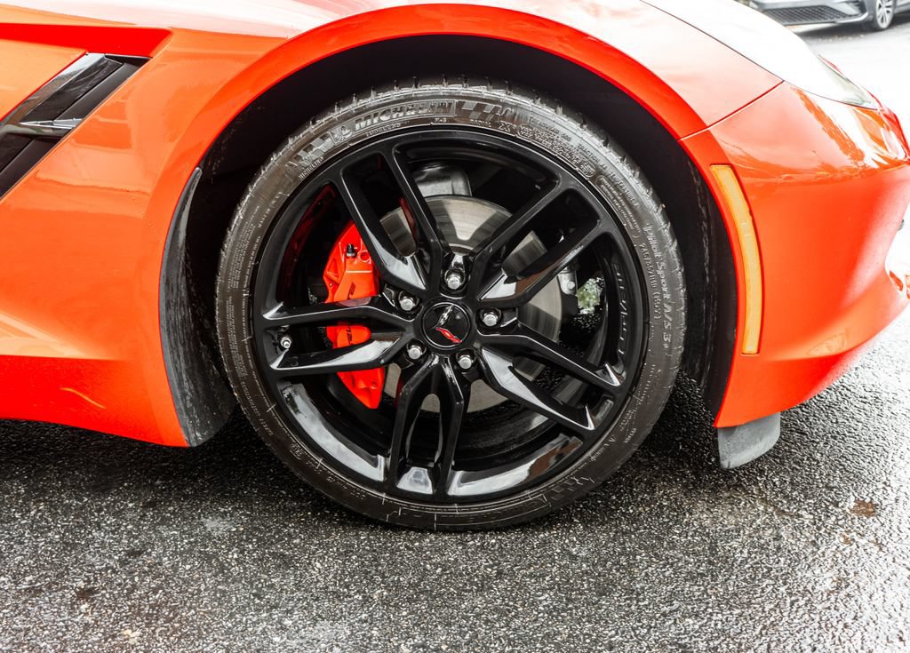 Used 2019 Chevrolet Corvette Stingray Coupe w/ 1LT RWD image 5