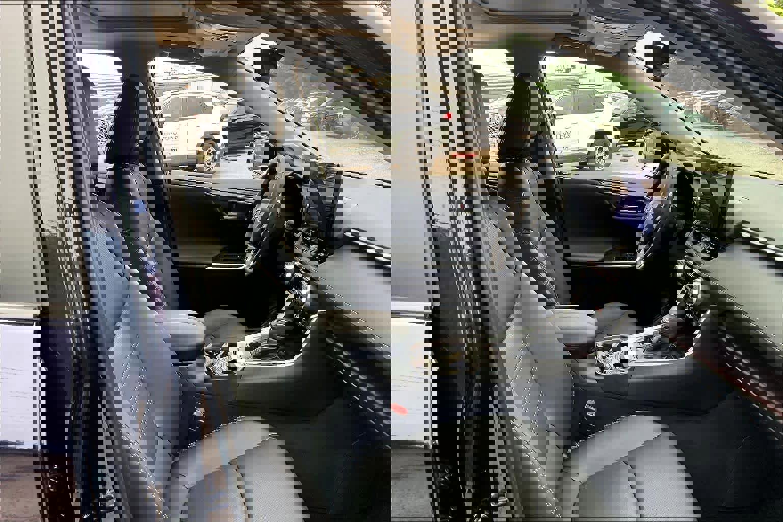 Used 2025 Toyota RAV4 Limited image 9