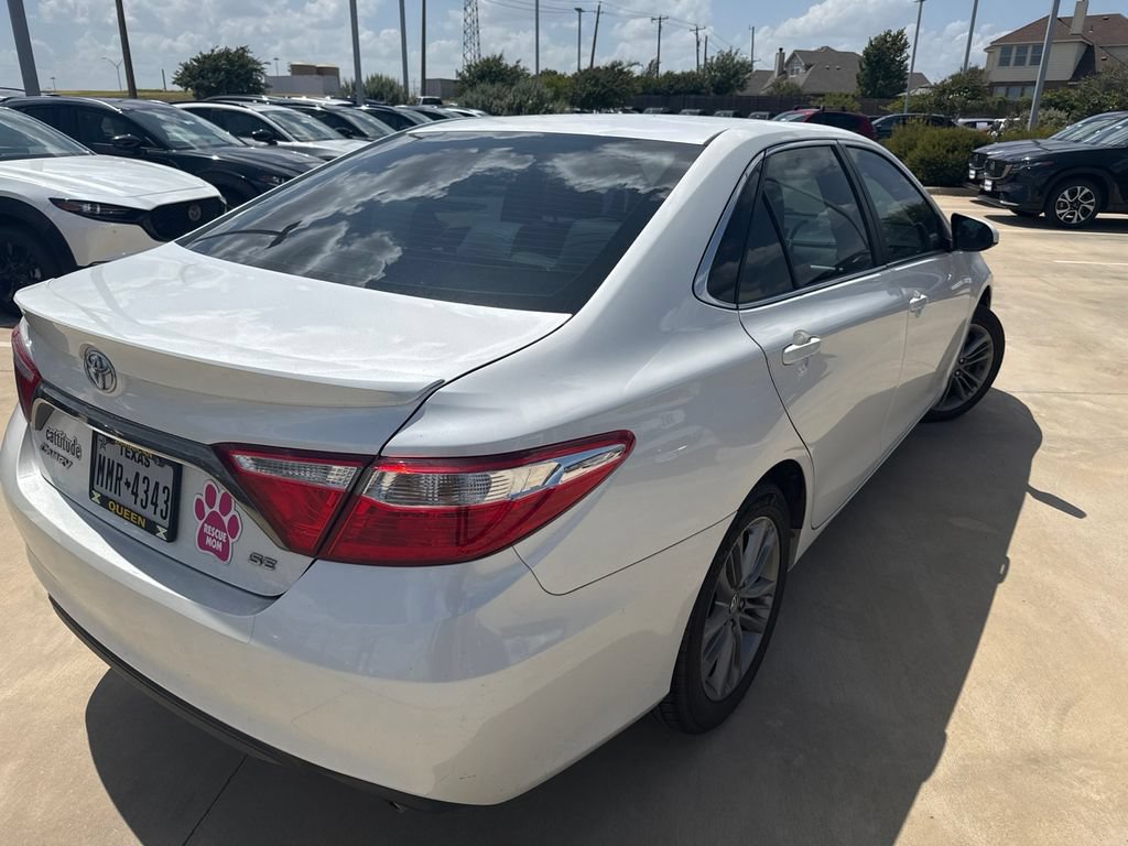 Used 2015 Toyota Camry SE FWD image 5