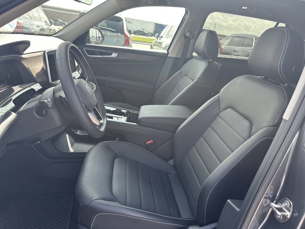 Used 2024 Volkswagen Atlas SEL AWD/4WD image 13