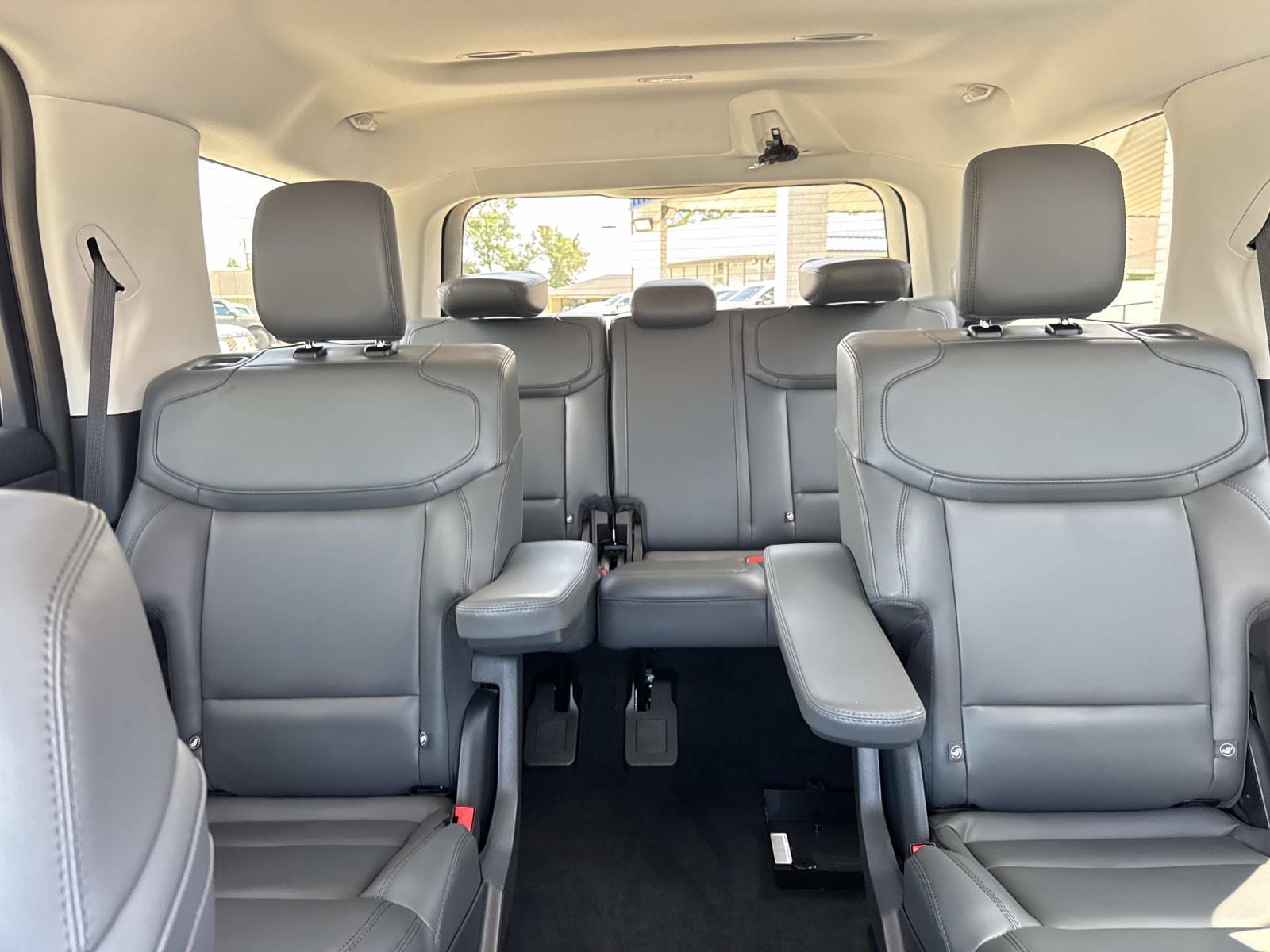 New 2026 Ford Expedition Active RWD image 7