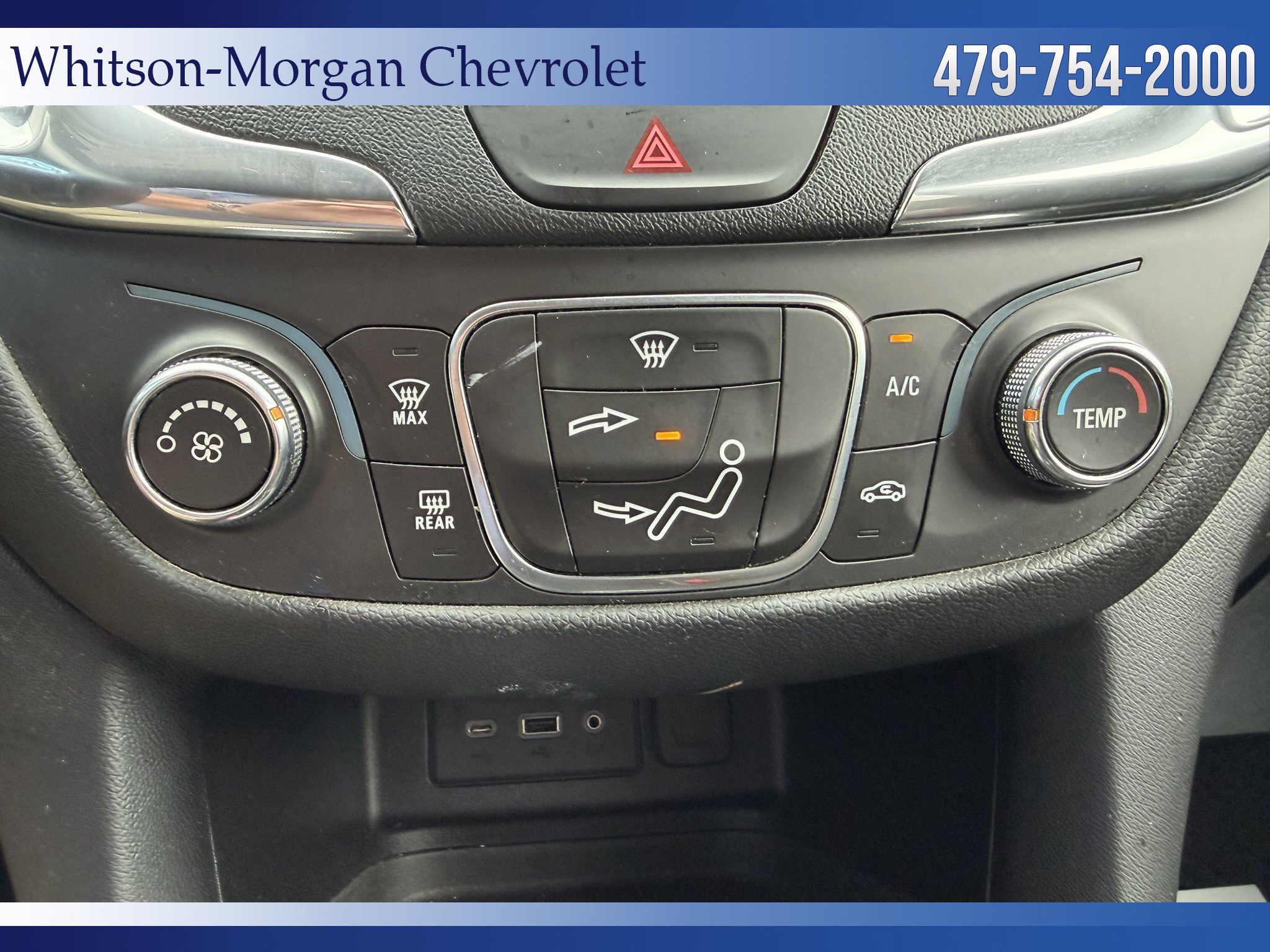 Used 2019 Chevrolet Equinox LT w/ LPO, Chrome Package FWD image 10