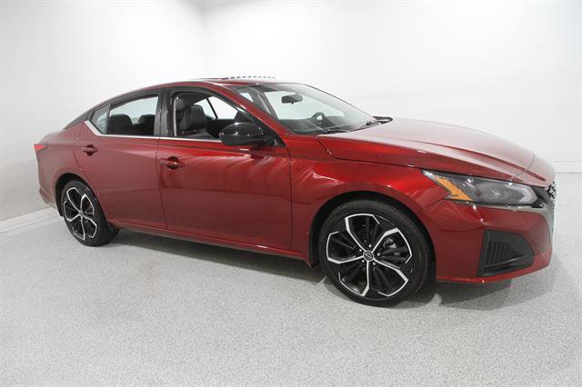 Used 2024 Nissan Altima 2.5 SR w/ SR Premium Package AWD/4WD image 1