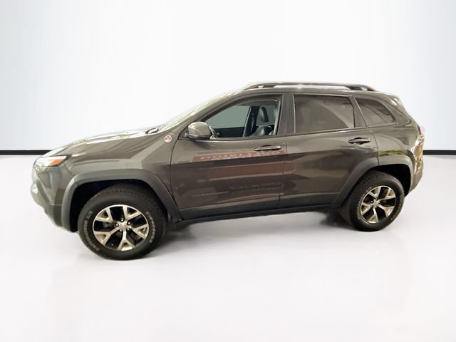 Used 2017 Jeep Cherokee Trailhawk w/ Cold Weather Group AWD/4WD image 6
