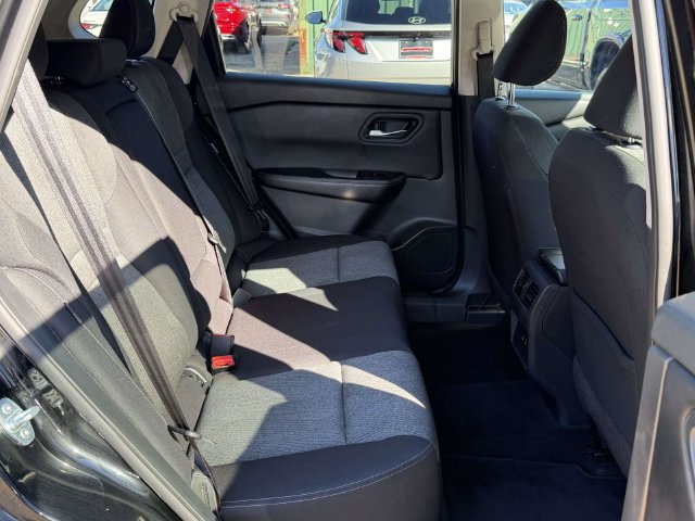 Used 2024 Nissan Rogue SV FWD image 13