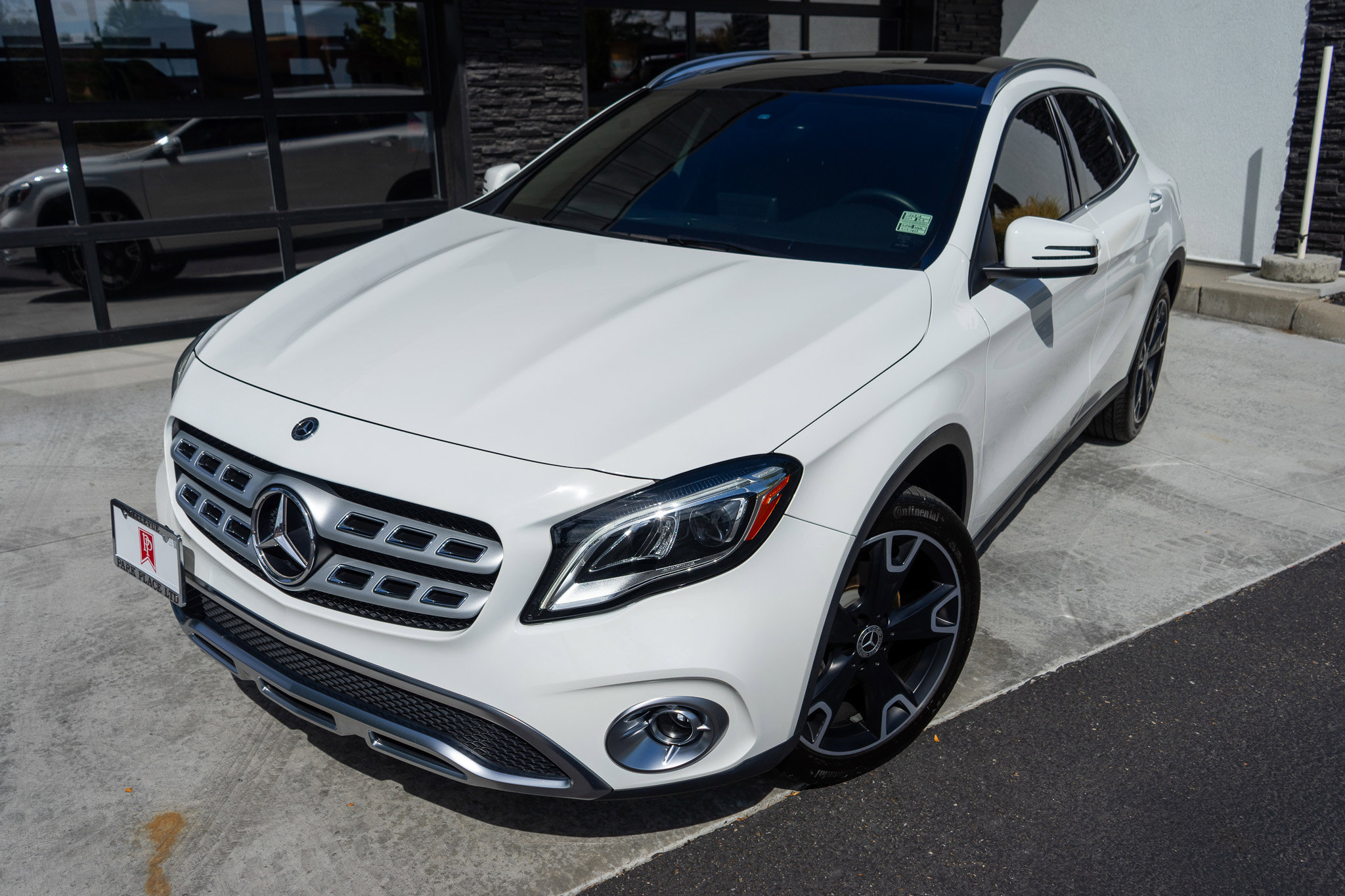 Used 2019 Mercedes-Benz GLA 250 4MATIC image 3
