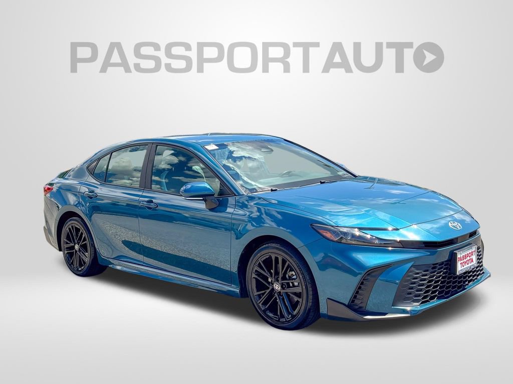 Used 2025 Toyota Camry SE FWD image 11