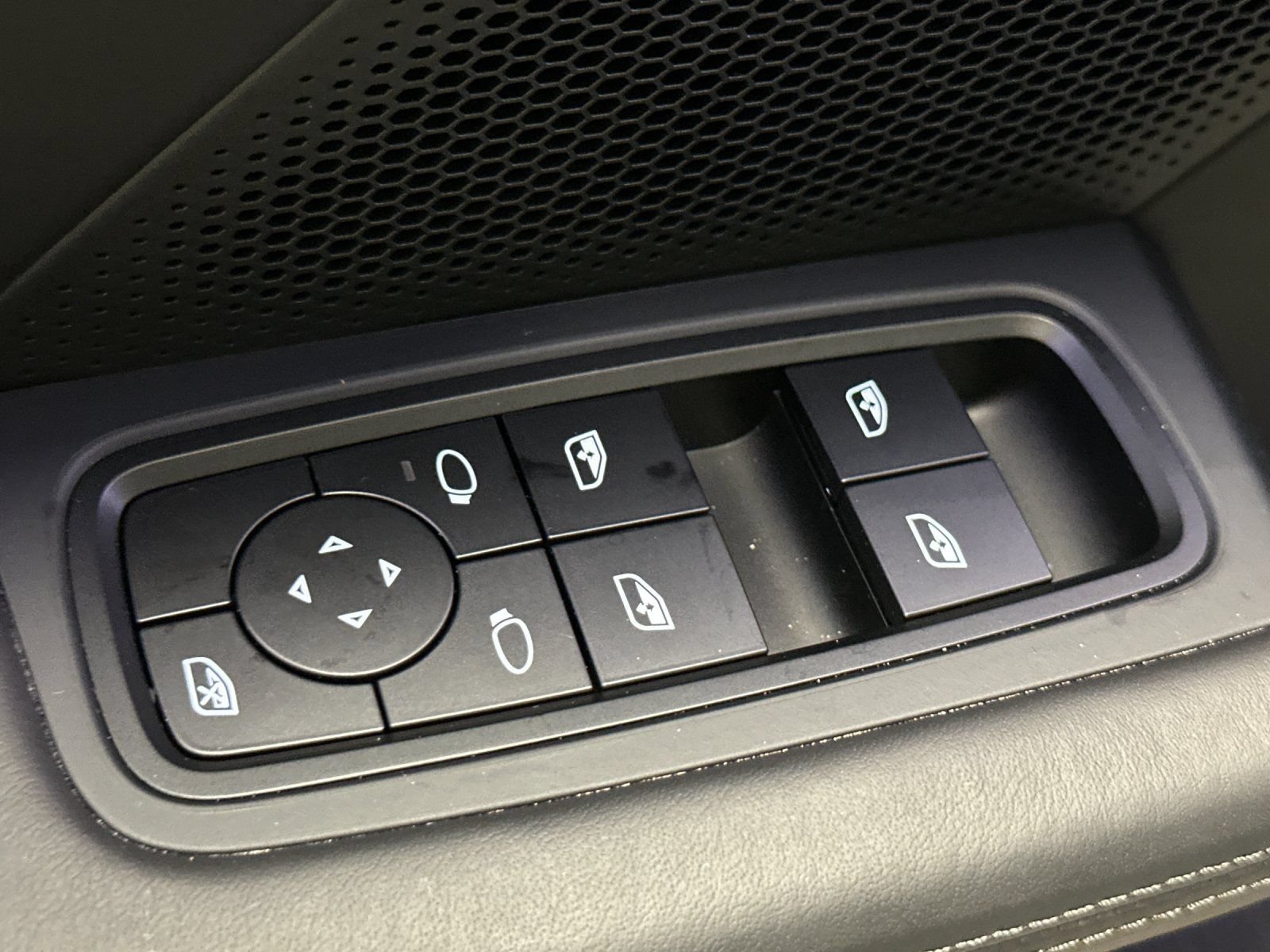 New 2024 Porsche Taycan Turbo AWD/4WD image 13