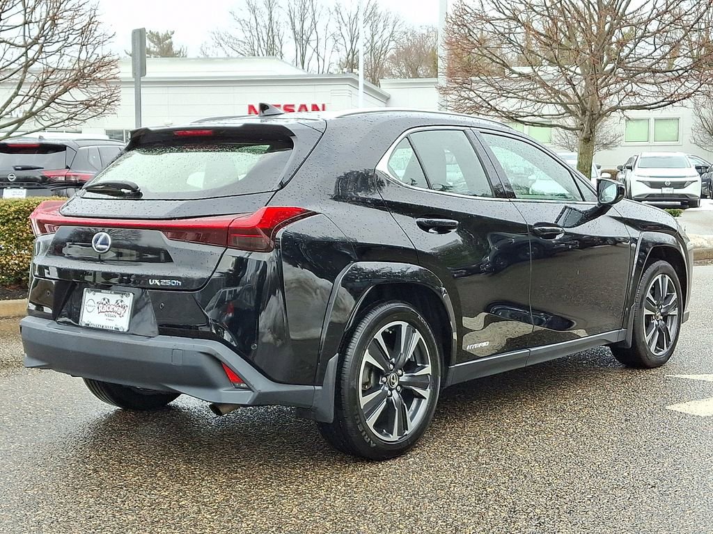 Used 2022 Lexus UX 250h w/ Premium Package image 8