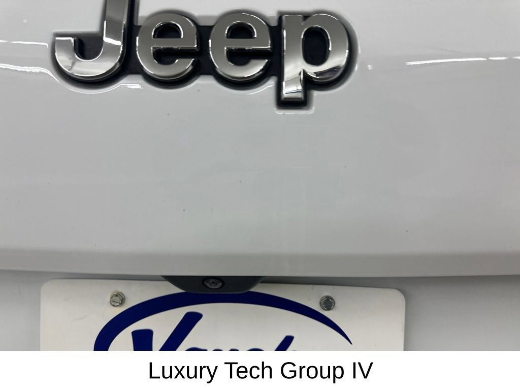 Used 2023 Jeep Grand Cherokee L Overland w/ Luxury Tech Group IV AWD/4WD image 17