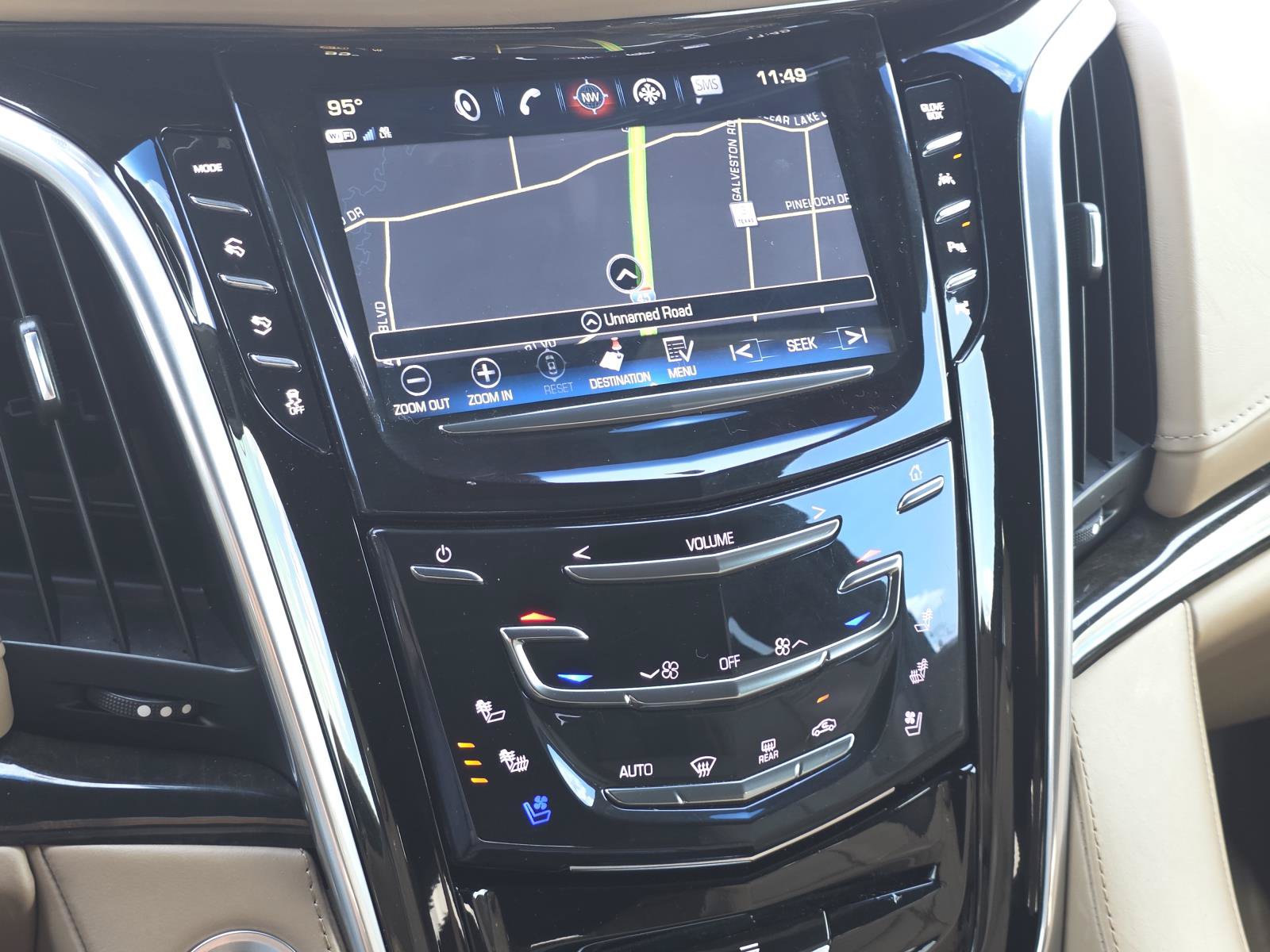 Used 2020 Cadillac Escalade ESV Platinum AWD/4WD image 32