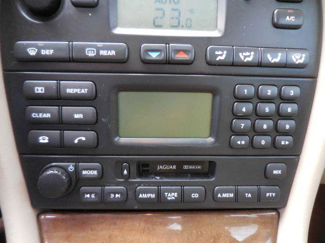 Used 2002 Jaguar X-TYPE 3.0 image 9