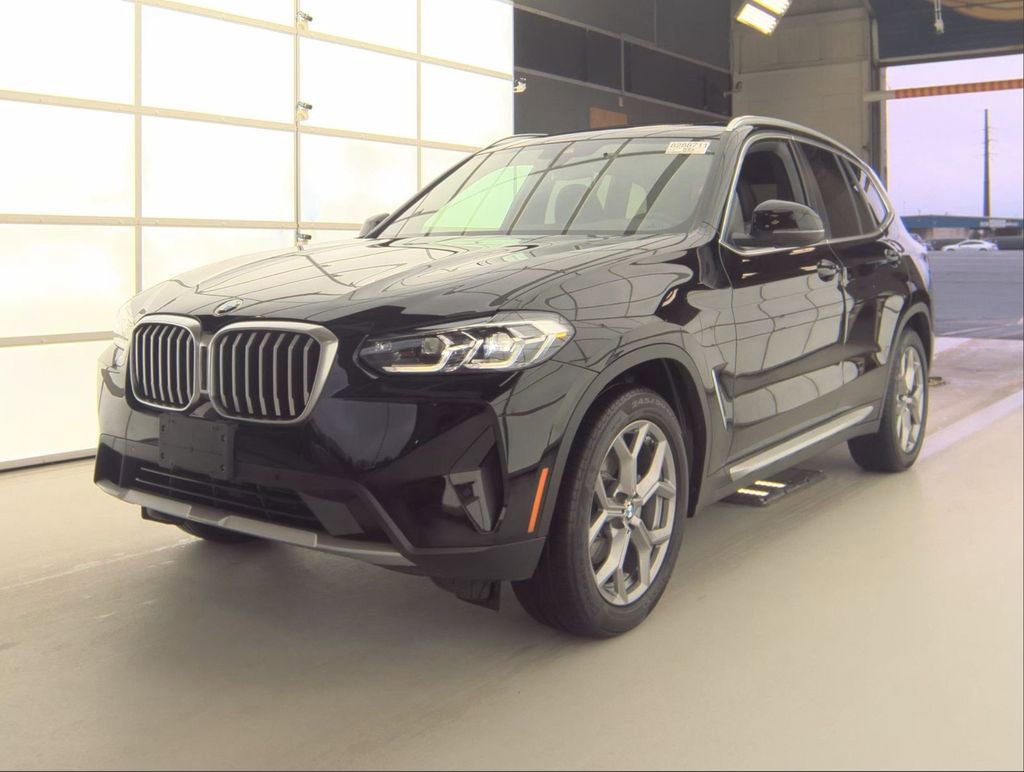 Used 2023 BMW X3 xDrive30i w/ Premium Package image 2