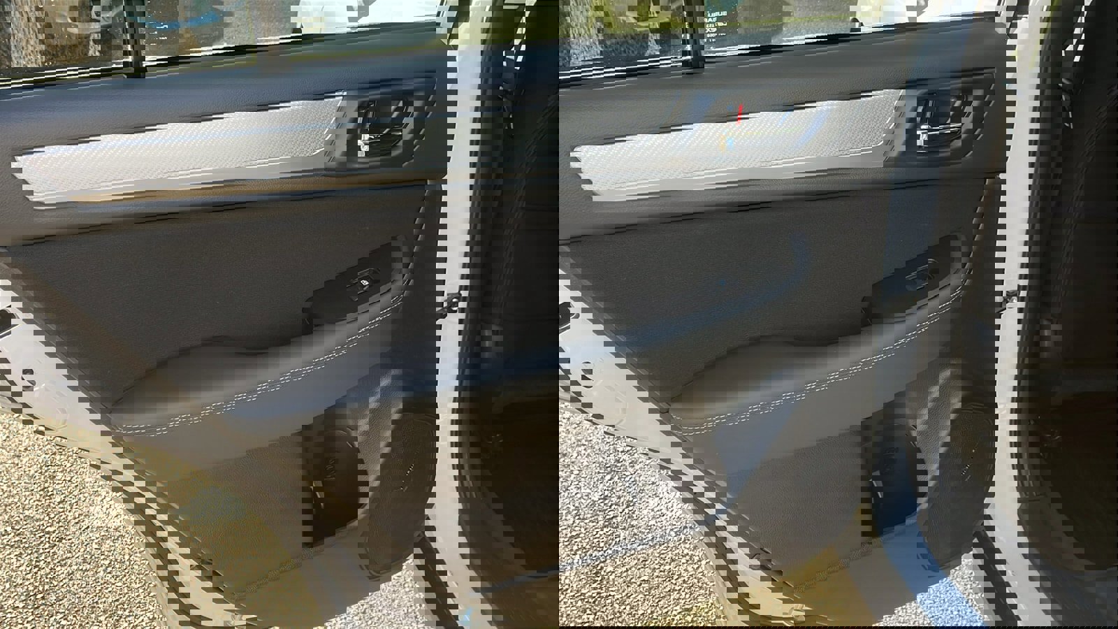 Used 2017 Subaru Outback 2.5i Premium image 21