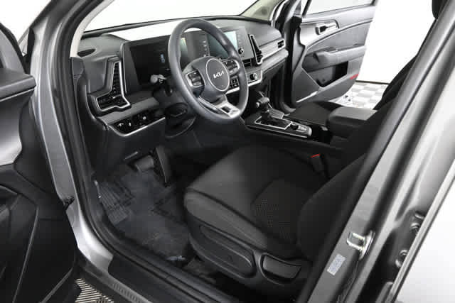 Used 2025 Kia Sportage LX image 15