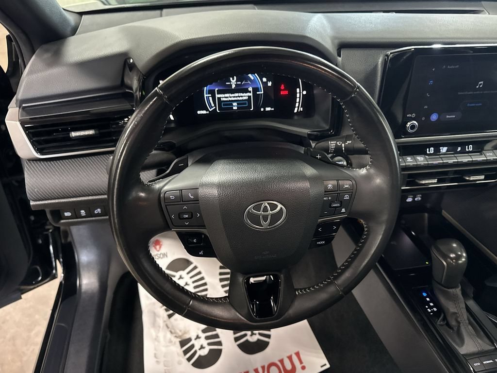 Used 2025 Toyota Camry SE FWD image 17