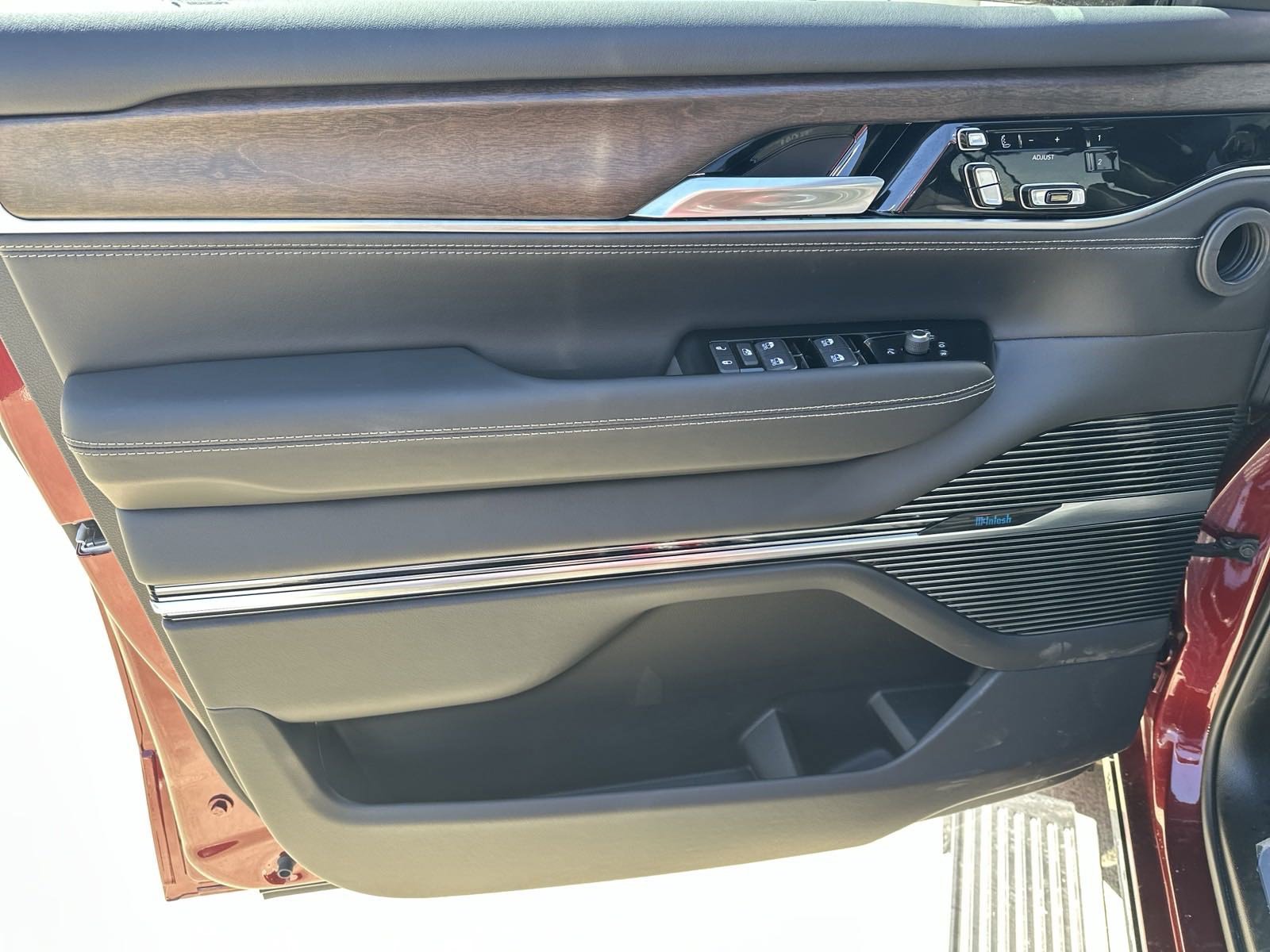 New 2023 Jeep Grand Wagoneer Series II w/ Premium Group II image 6